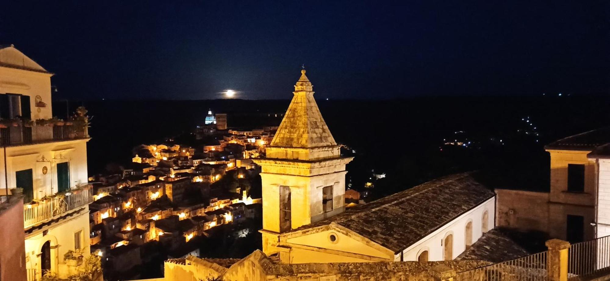 Tedimo Supra Nuovo Grande Monolocale Con Tutti I Comfort Ragusa Exterior photo